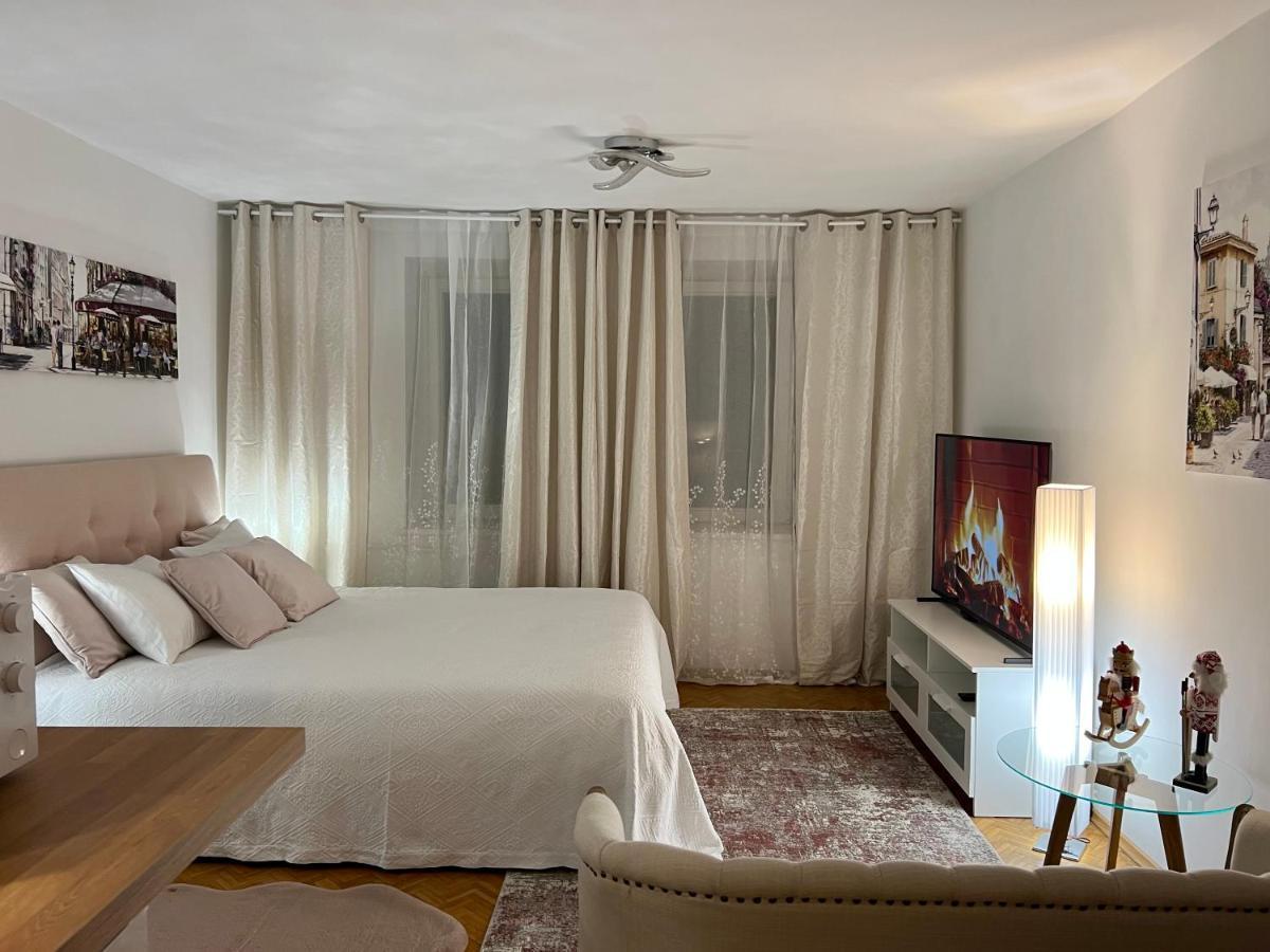Louis & Elza Old Town Romantic Apartments Вроцлав Экстерьер фото